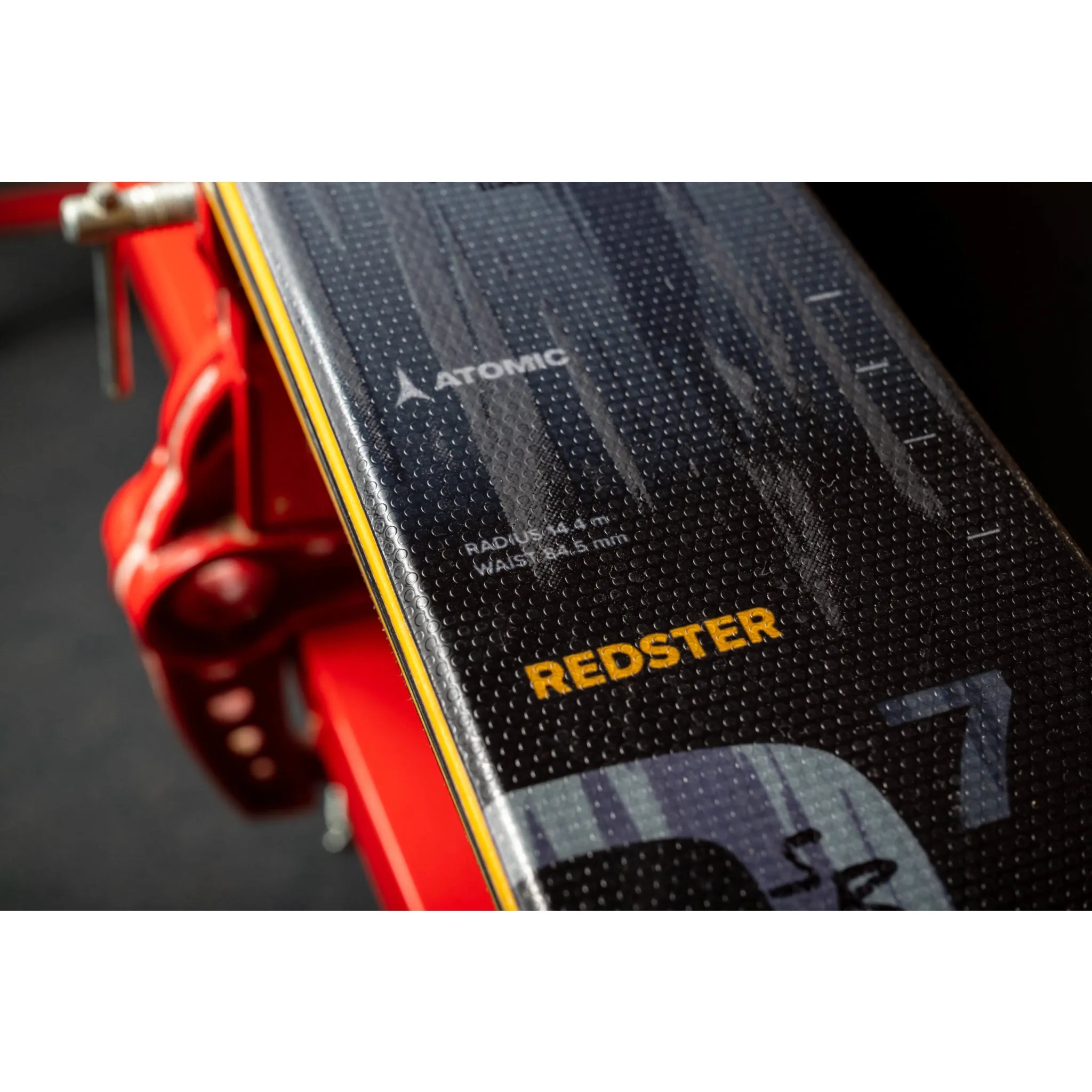 2023 Atomic Redster Q7 RVSK Skis w/ M 12 GW Bindings
