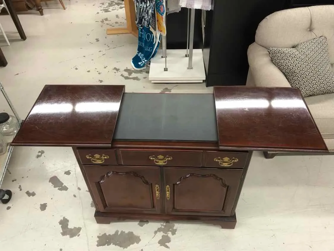 Drexel Heritage Mahogany Mahogany Slide-Top Furniture Buffet