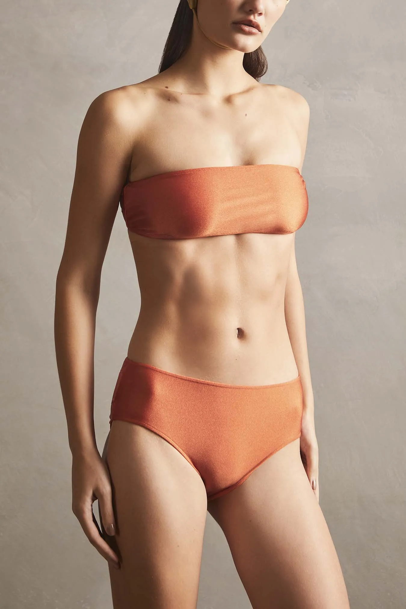 Hands Twisted Bandeau Bikini