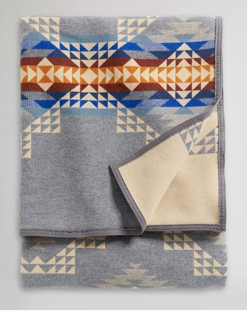 Jacquard Unnapped Blanket<br>Smith Rock