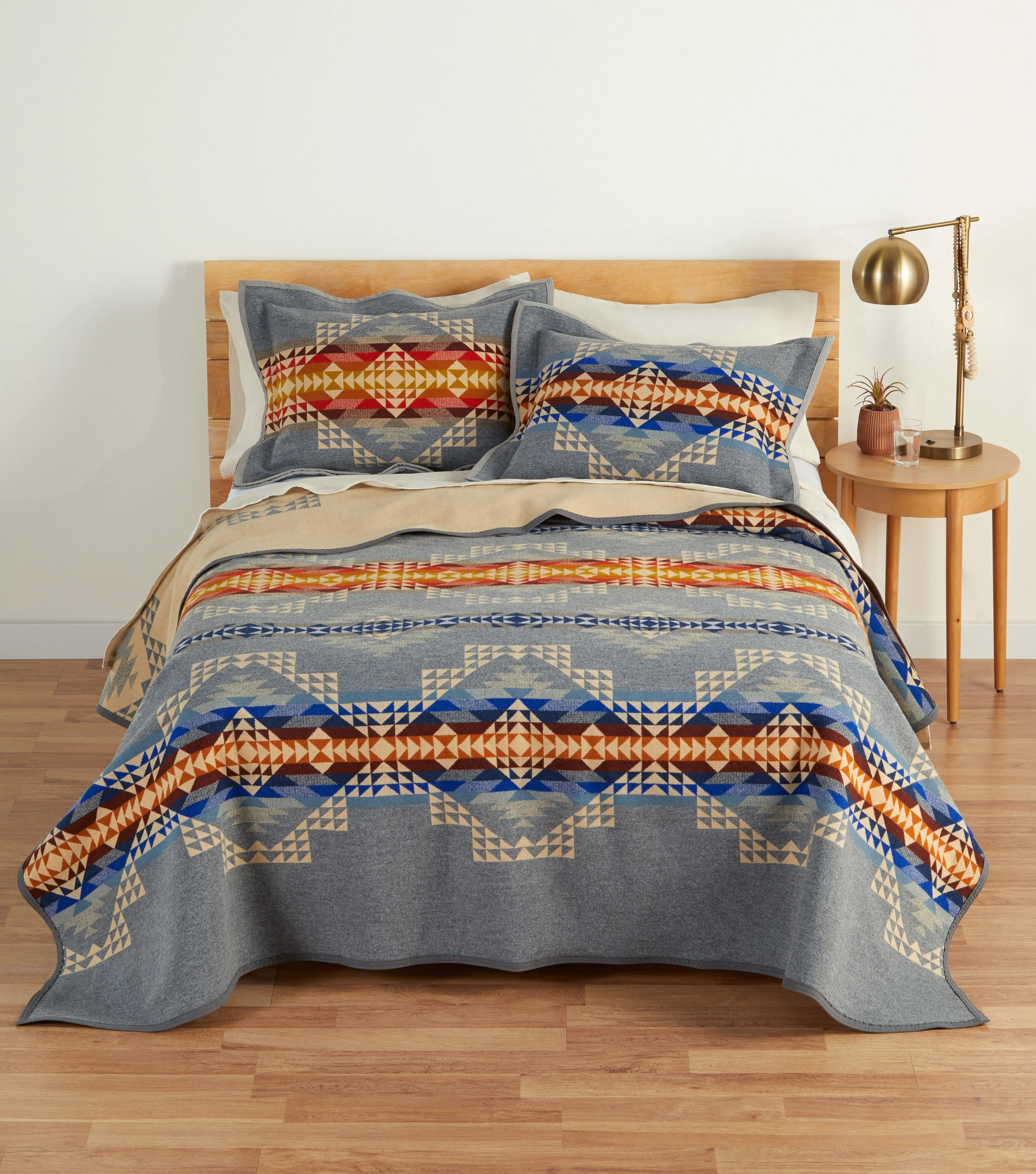 Jacquard Unnapped Blanket<br>Smith Rock
